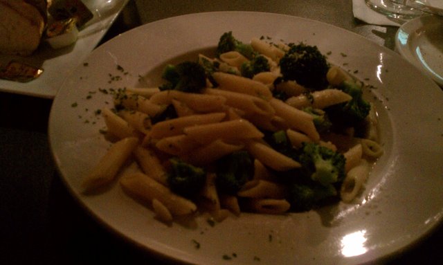 Pasta broccoli, light oil, extra garlic.