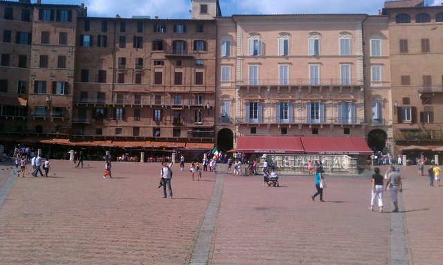 They have horse races twice a year, which is not enough to keep losing horses on the menus. (Il Campo, Siena)