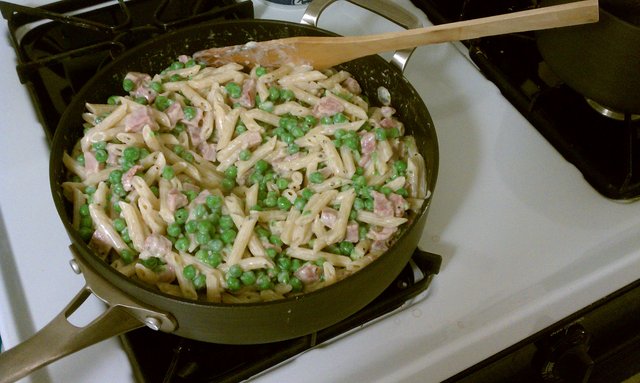 Pasta, peas and ham. Hoping this time I don't eat the whole thing.