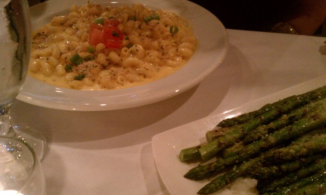 Sides (for 2-4 people): Aged cheddar mac-n-cheese, grilled asparagus.