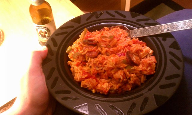 Jambalaya (recipe from @thepolo) and Franziskaner to enjoy the awesome thunderstorm.