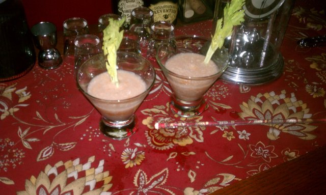 Chicken wing martini (recipe by @stevenraines). Three drinks made, three drinks poured down the drain.