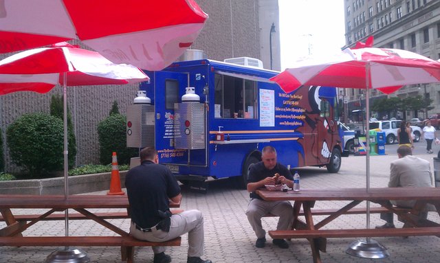 New food truck (@RoamingBuffalo1) at Court St Plaza today.