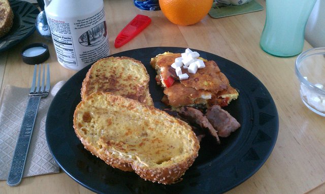 Tomato, basil, mozzarella frittata; vanilla cinnamon Freedom Toast; apple chicken sausage.