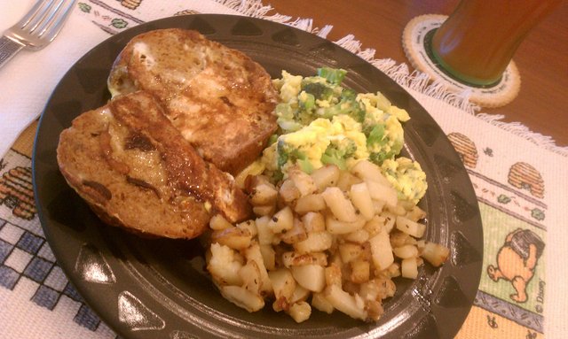 Pumpkin (pie) freedom toast, broccoli cheddar eggs, cinnamon home fries.