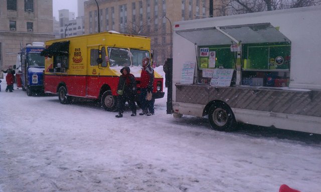 4 food trucks (counting a coffee truck), no waiting.