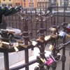I wonder whose job it is to cut all the locks off the fence. (Ponte Vecchio)