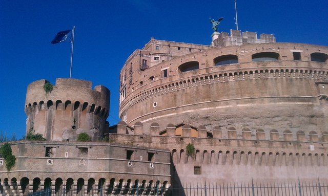 Hadrian's mausoleum, then papel fortress, Pope Clement VII watched Rome burn in 1527 from here.